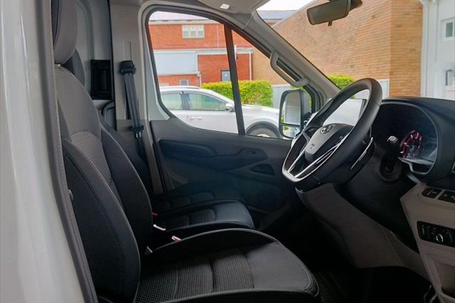 2025 MY24 LDV Deliver 9  LWB Van Image 17