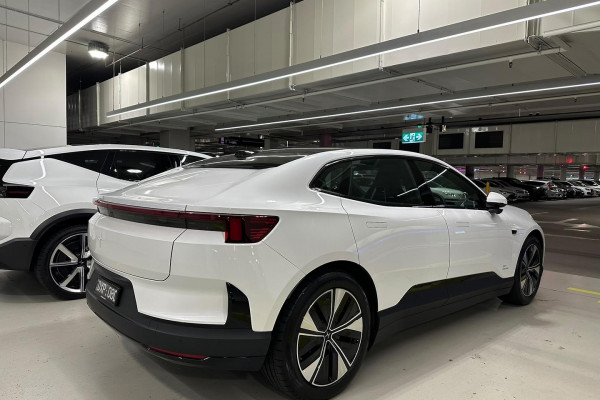 2025 Polestar 4  Long range Single motor Coupe Image 4