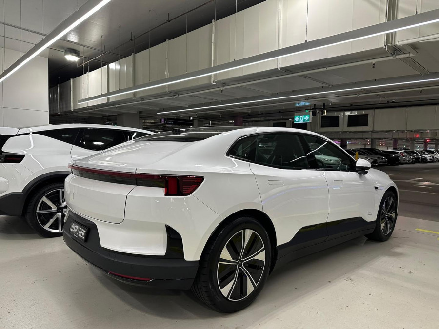 2025 Polestar 4  Long range Single motor Coupe Image 4
