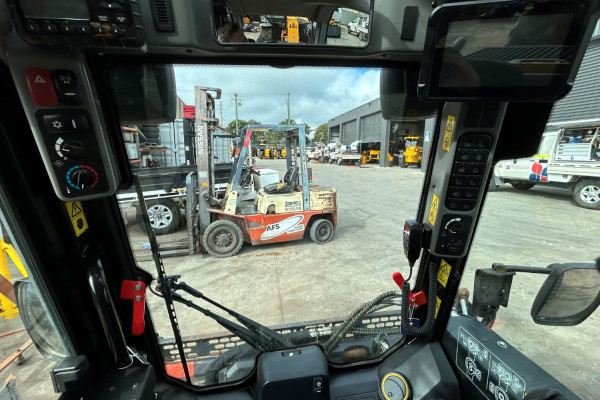 2023 JCB COMPACT TRACK LOADER Wheeled Skidsteer Loader Image 7