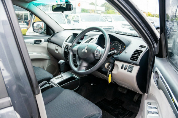 2012 Mitsubishi Challenger PB Wagon Image 13