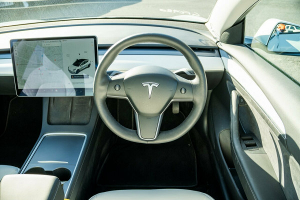 2021 Tesla Model 3  Standard Range Plus Sedan Image 11