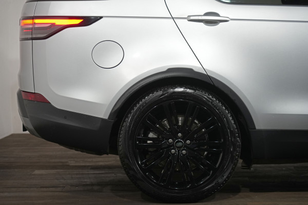 2020 Land Rover Discovery Series 5 Sd6 S SUV image 6