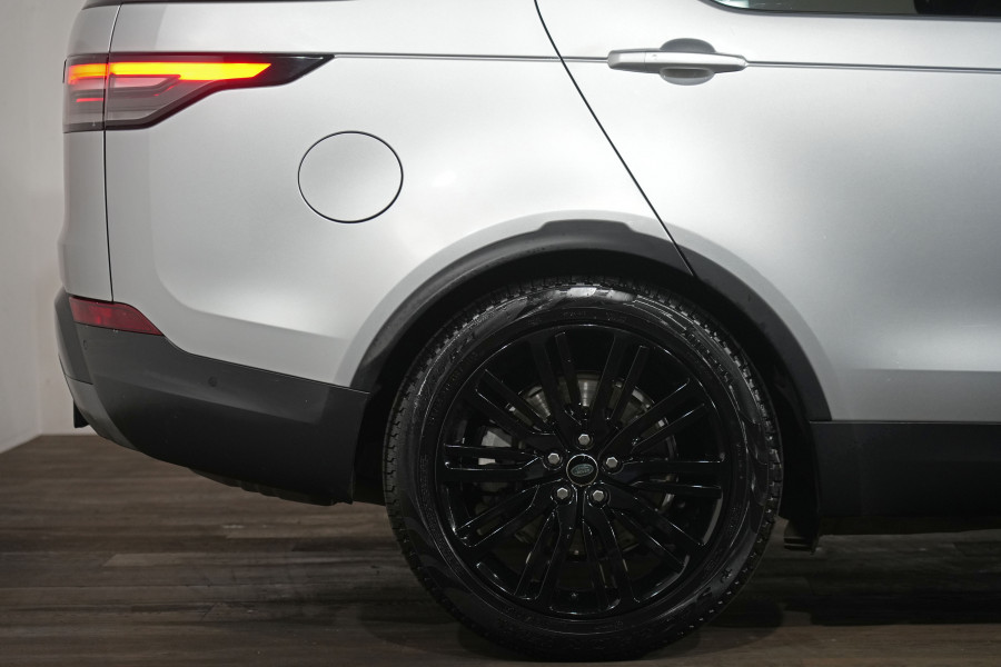 2020 Land Rover Discovery Series 5 Sd6 S SUV Image 6