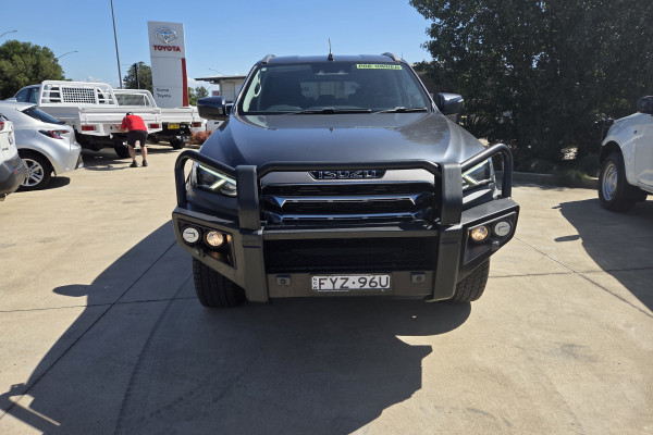 2021 Isuzu MU-X RJ LS-U SUV Image 2