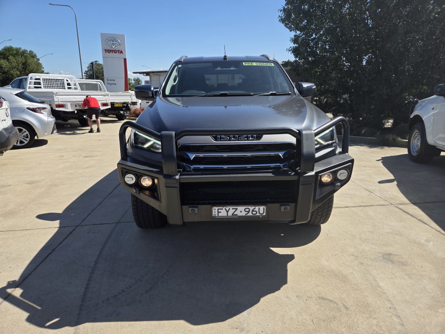 2021 Isuzu MU-X RJ LS-U SUV Image 2