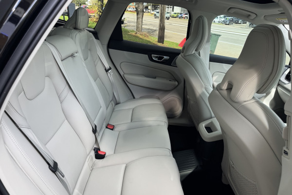 2026 Volvo XC60 UZ Ultra T8 Plug-in Hybrid Dark SUV Image 14