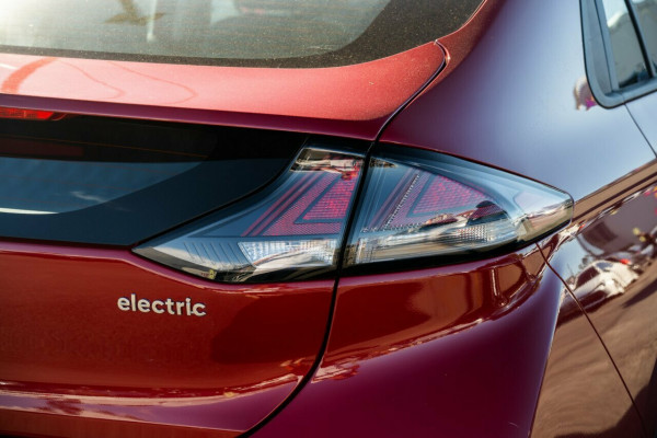 2021 MY22 Hyundai IONIQ AE.V4 Electric Elite Coupe Image 7