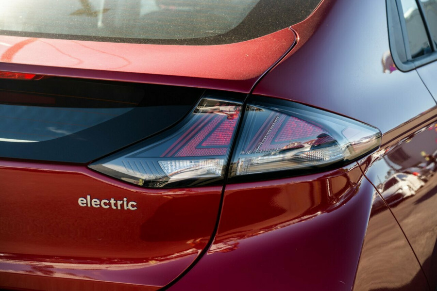 2021 MY22 Hyundai IONIQ AE.V4 Electric Elite Coupe Image 7
