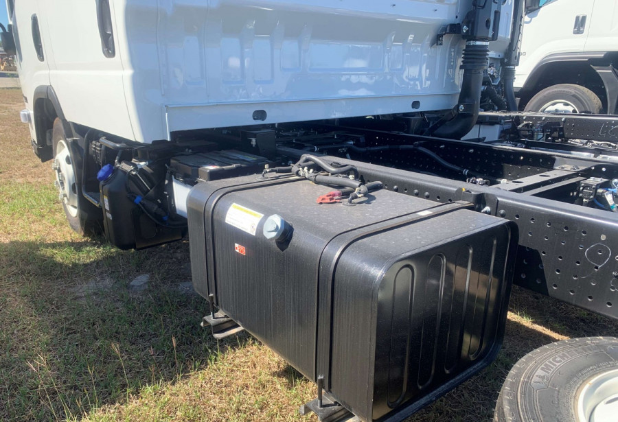 2026 Isuzu NPR Cab Chassis Image 20