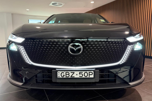 2026 Mazda 6e  Atenza Hatch Image 7