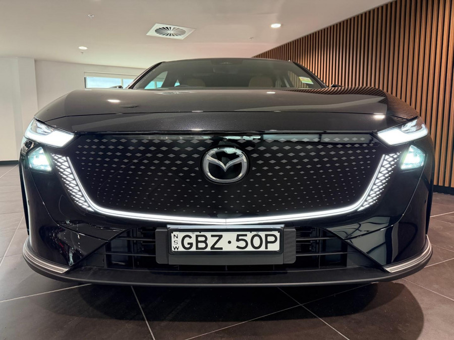 2026 Mazda 6e  Atenza Hatch Image 7