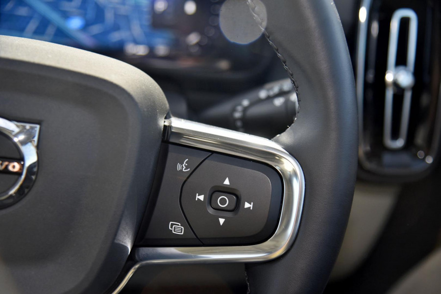 2025 MY26 Volvo XC40 XZ Plus B4 SUV Image 18