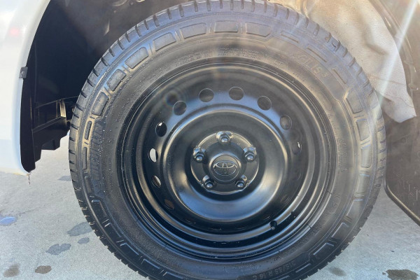 2017 Toyota HiLux GUN123R SR Cab Chassis Image 32