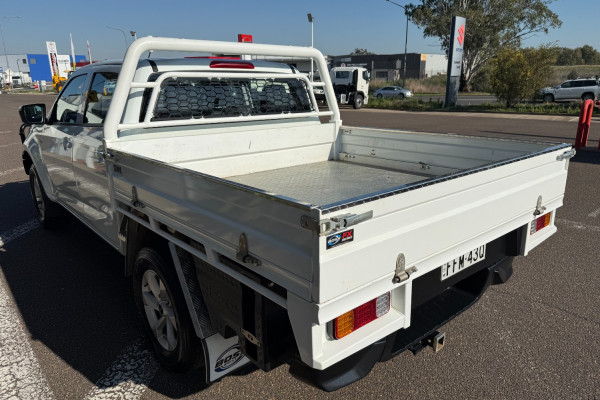2023 Isuzu D-MAX RG LS-M Cab Chassis Image 6