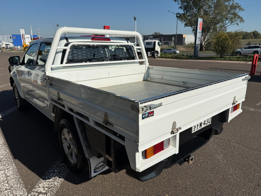 2023 Isuzu D-MAX RG LS-M Cab Chassis Image 6