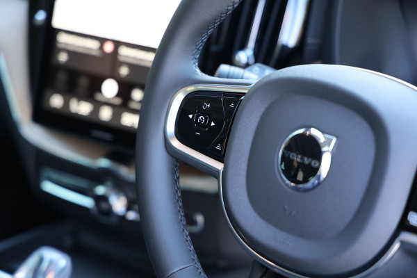2026 Volvo XC60 UZ Ultra B5 Dark SUV Image 10