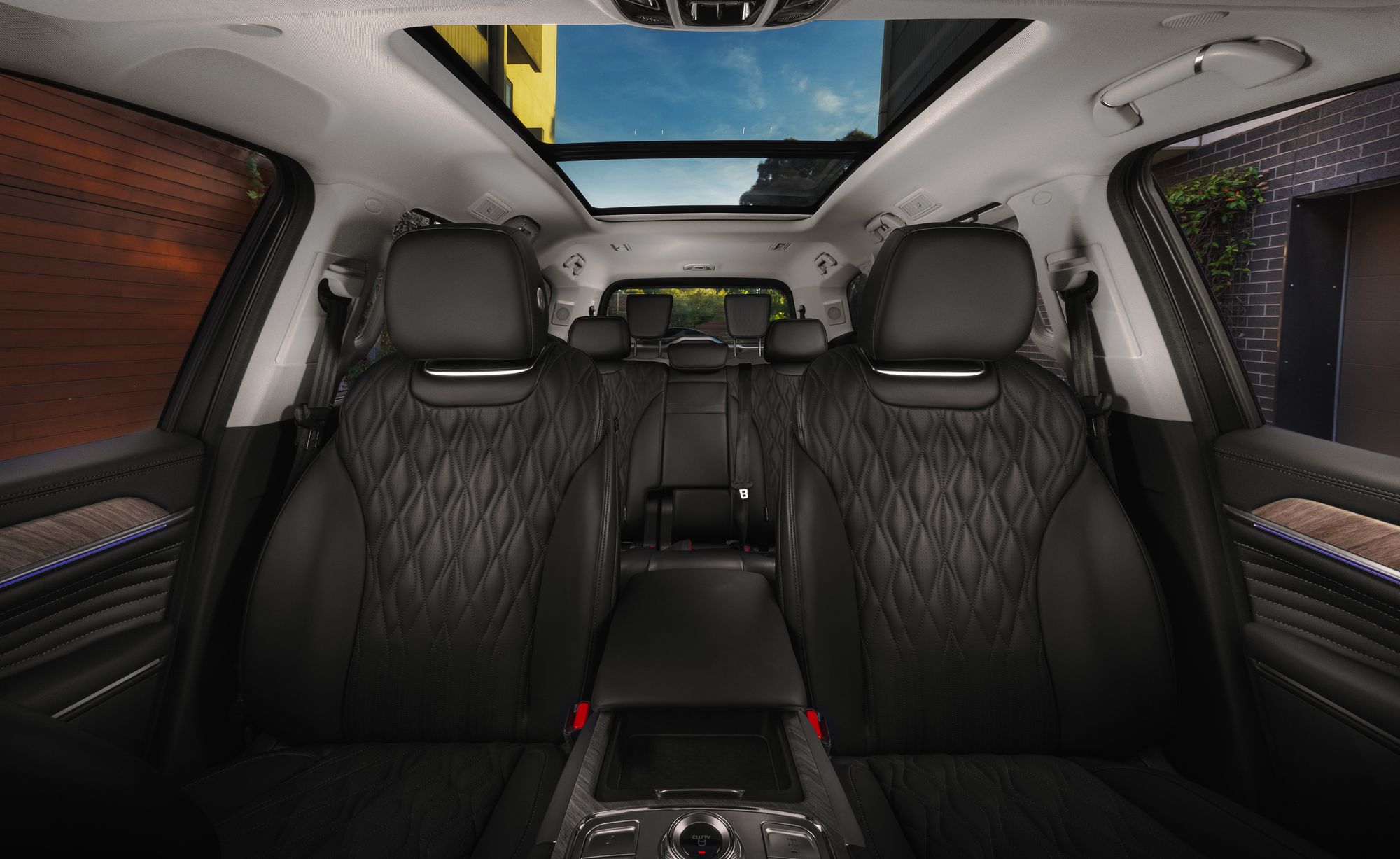 Rugged good looks.Soft, supple interior. Image