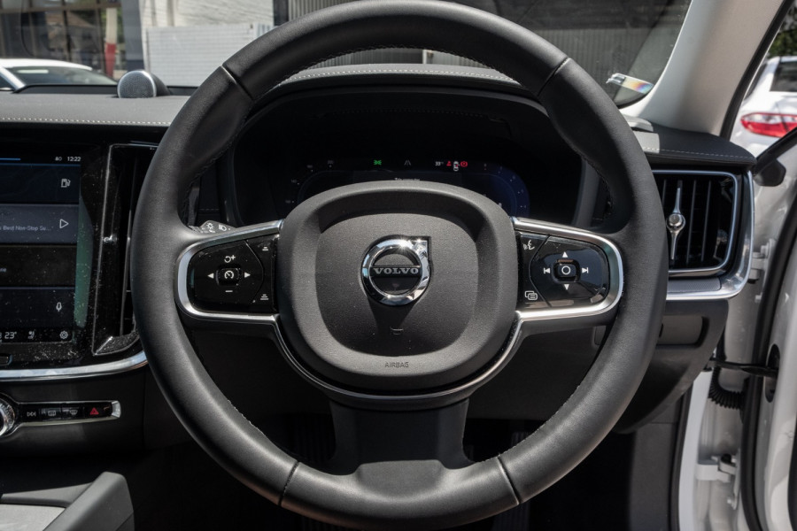 2024 Volvo V60 Cross Country Z Series Ultimate B5 Bright Wagon Image 10