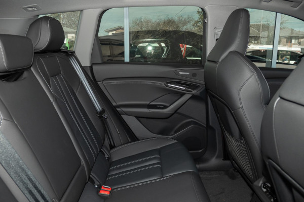 2026 Audi Q6 e-tron SUV image 10