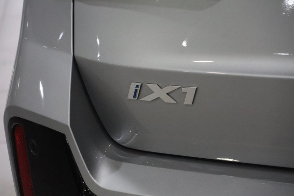2025 BMW iX1 U11 xDrive30 M Sport SUV image 5