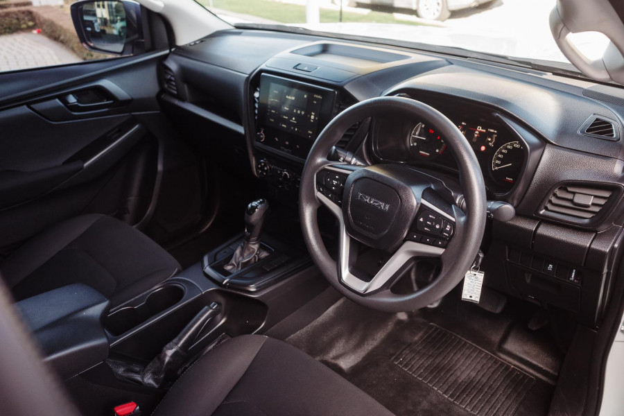 2024 Isuzu D-MAX RG SX High Ride Cab Chassis Image 2