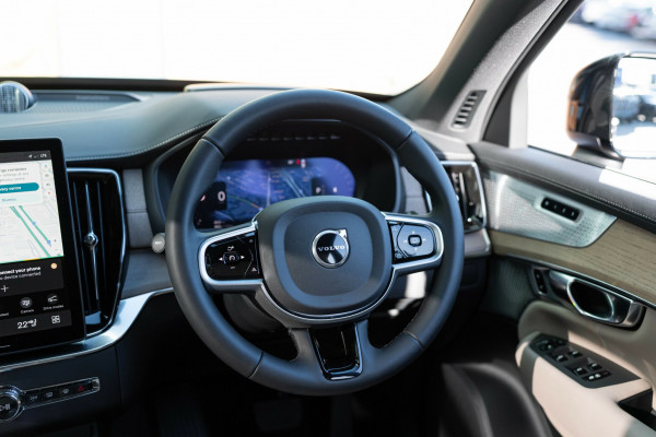 2026 Volvo XC90 L Series Ultra B5 Dark SUV Image 14