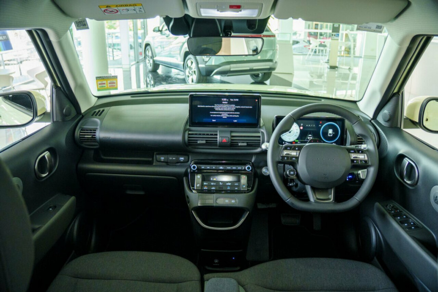 2025 Hyundai INSTER AX.V1 Cross SUV Image 17