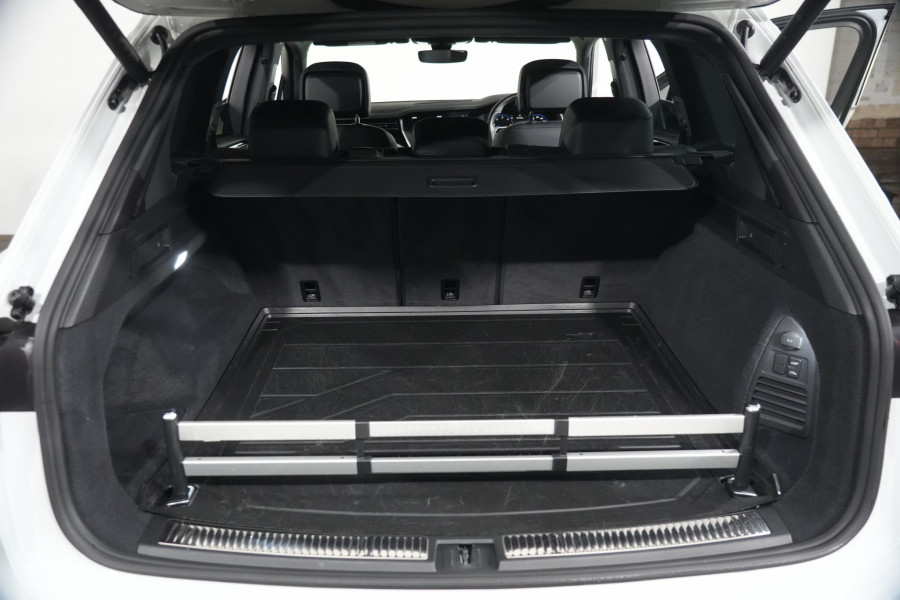 2024 Volkswagen Touareg 210TDI R-Line SUV