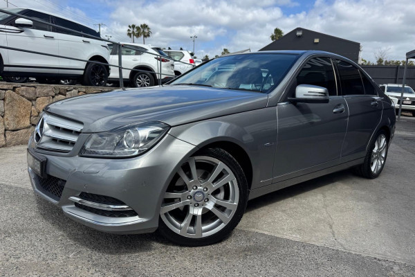 2012 Mercedes-Benz C-Class W204 C250 BlueEFFICIENCY Elegance Sedan Image 1