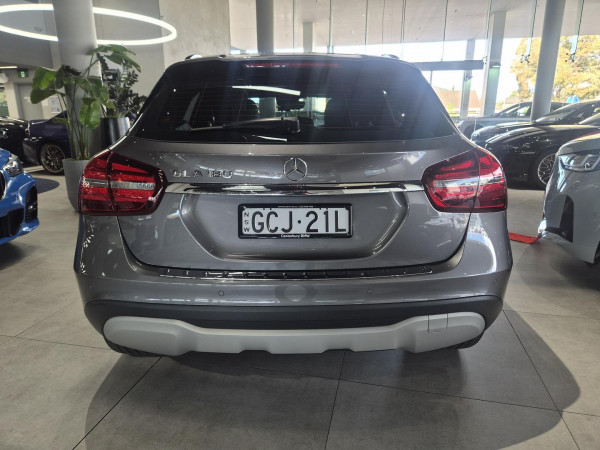2018 Mercedes-Benz GLA-Class X156 GLA180 SUV image 7