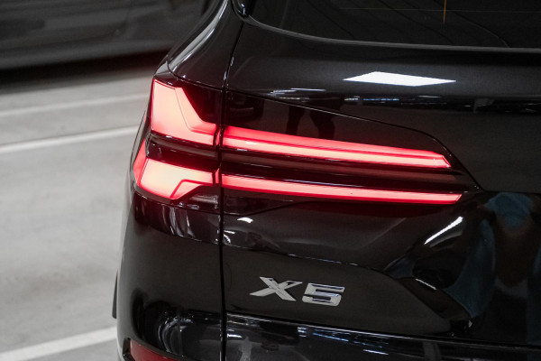 2025 BMW X5 G05 LCI xDrive40i M Sport SUV image 25