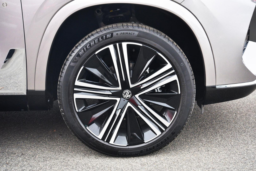 2025 MG QS IS31 Essence SUV Image 5