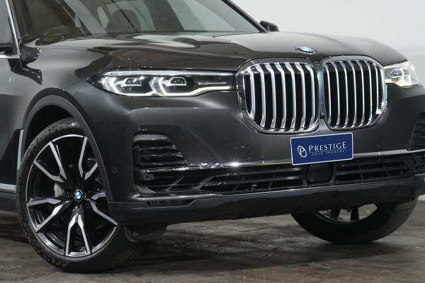 2020 BMW X7 Xdrive30d SUV image 2