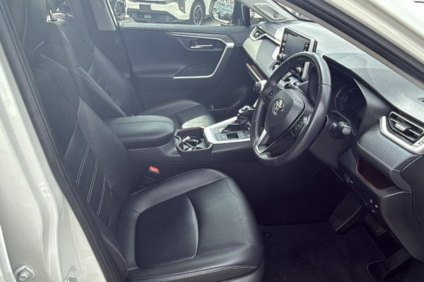 2020 Toyota RAV4 AXAH52R Cruiser SUV Image 19