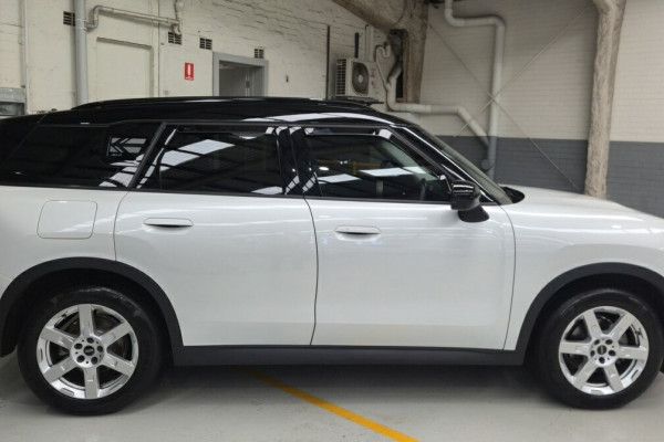 2024 MINI Countryman U25 S Classic Wagon Image 4