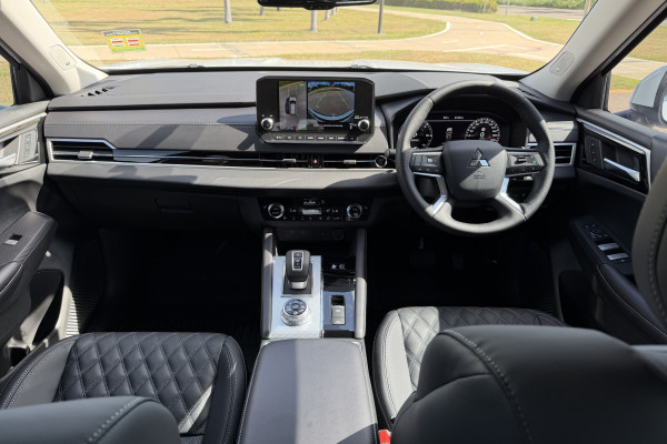 2025 MY24 Mitsubishi Outlander ZM PHEV Exceed SUV Image 15