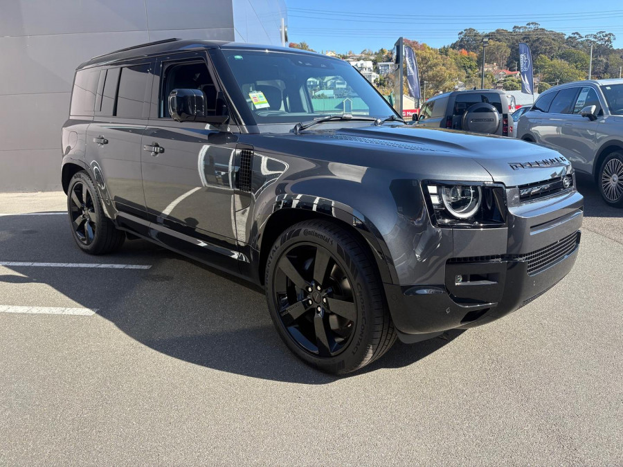 2026 Land Rover Defender L663 110 P425 X-Dynamic SE SUV Image 1
