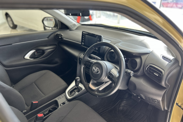 2021 Toyota Yaris Cross MXPB10R GX SUV Image 7
