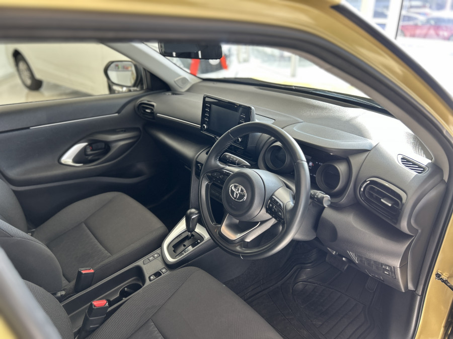 2021 Toyota Yaris Cross MXPB10R GX SUV Image 7