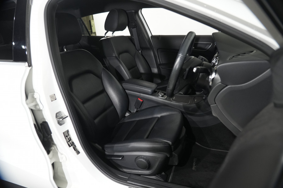 2019 Mercedes-Benz GLA-Class 180 SUV Image 24