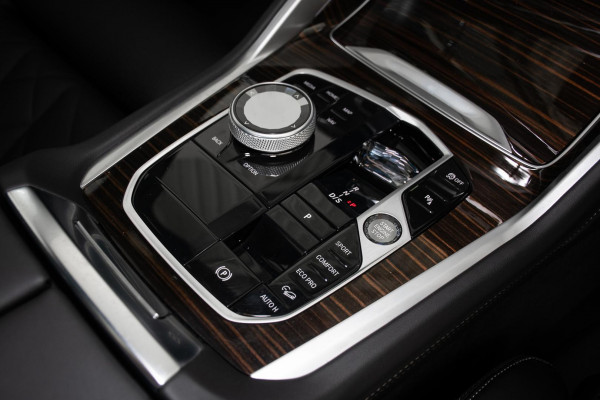 2025 BMW X6 G06 LCI xDrive30d M Sport SUV image 13