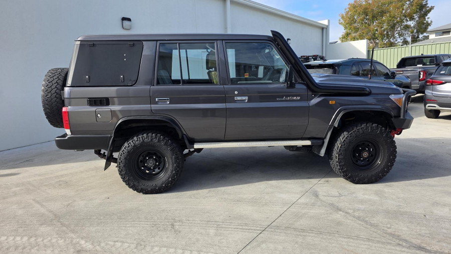 2022 Toyota LandCruiser VDJ76R WorkMate SUV Image 2