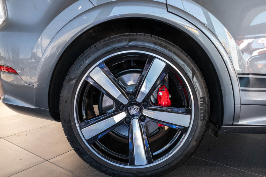 2024 MY25 Porsche Cayenne Turbo E-Hybrid SUV