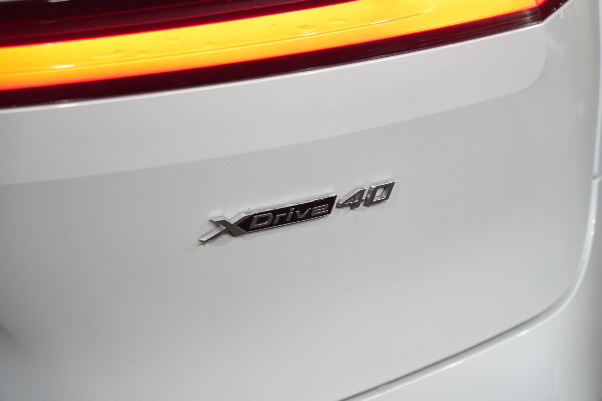 2024 BMW iX xDrive40 Sport SUV