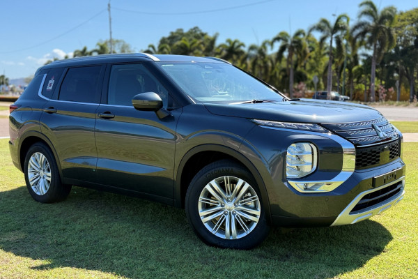 2024 Mitsubishi Outlander ZM LS SUV