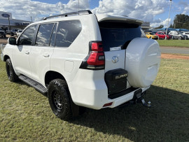 2018 Toyota LandCruiser Prado GDJ150R GXL SUV image 8