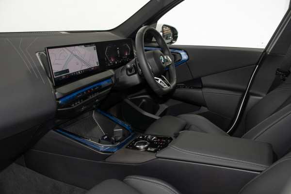 2025 BMW X3 G45 40d xDrive SUV image 8