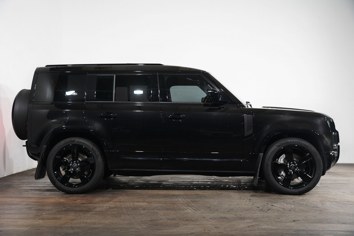 2024 Land Rover Defender 110 D300 X-Dynamic Hse (220kw) SUV Image 4