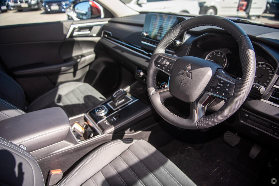 2024 Mitsubishi Outlander ZM Aspire SUV Image 6